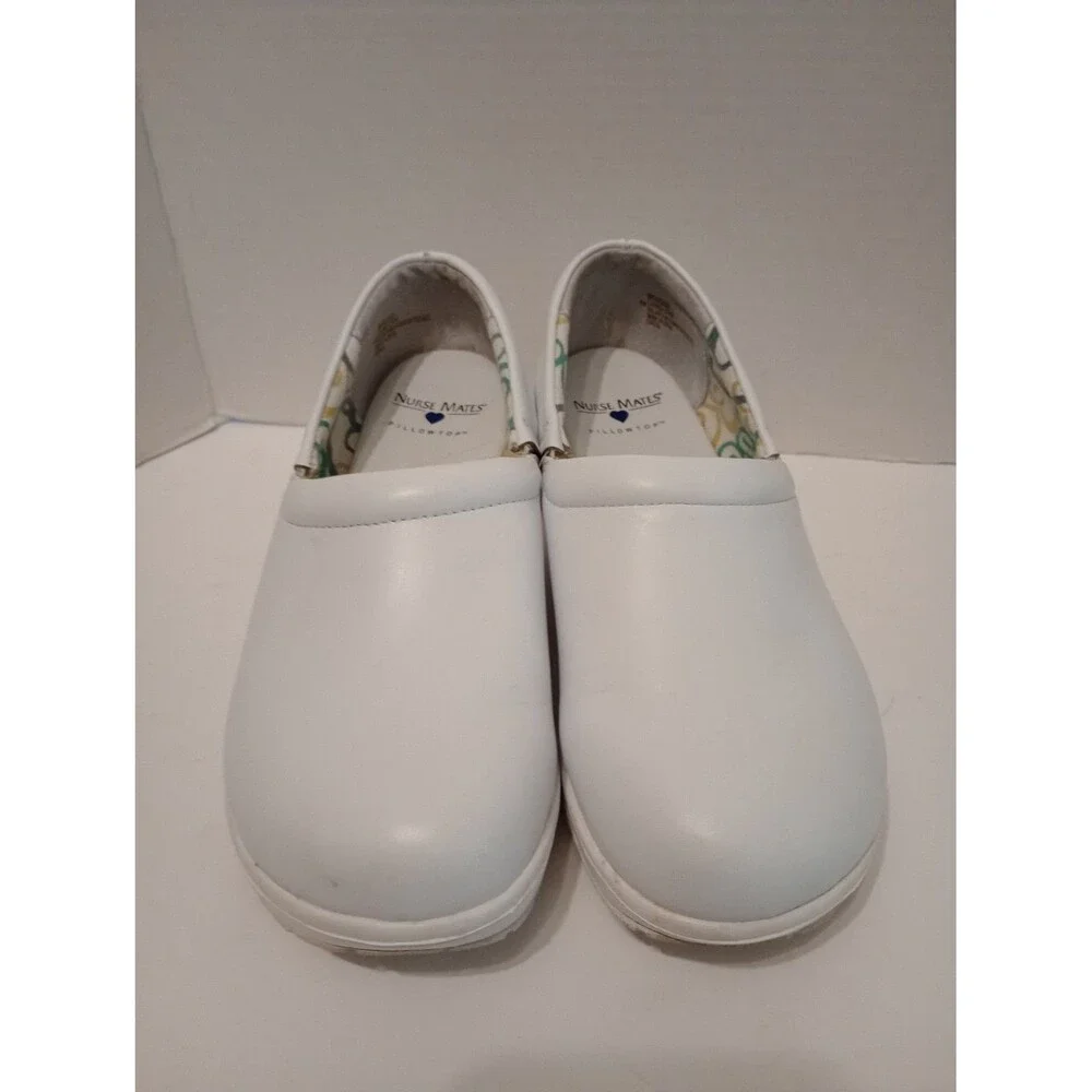 Nursemates Ladies Dove white Clogs Size 8W Wide